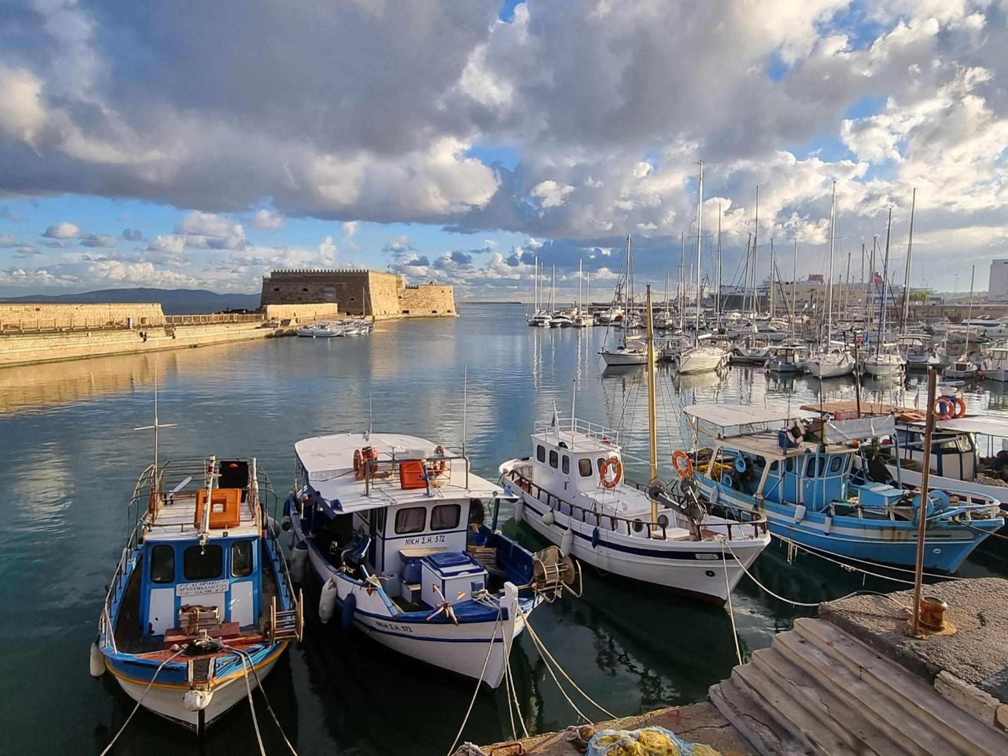 Julies Apartments Kokkini Hani Kültér fotó